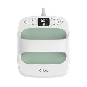 Cricut EasyPress 2 Mint 6x7” GUC